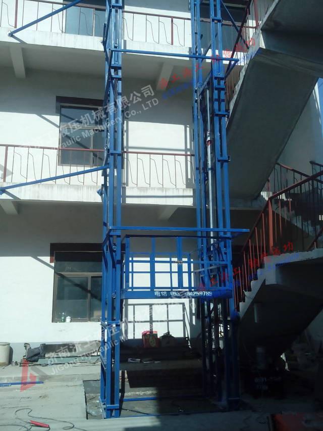 導(dǎo)軌鏈條升降機(jī)